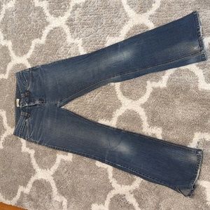 Low-rise flare bottom jeans with stretch